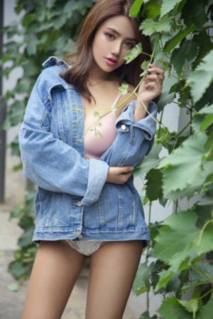 让我们三个人一起满足你_720免费观看超清